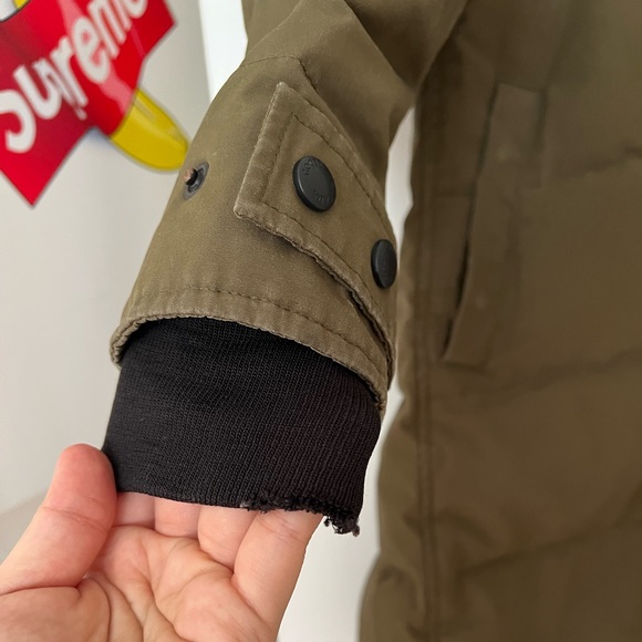 Canada Goose Padding Jacket - Picture 3 of 9